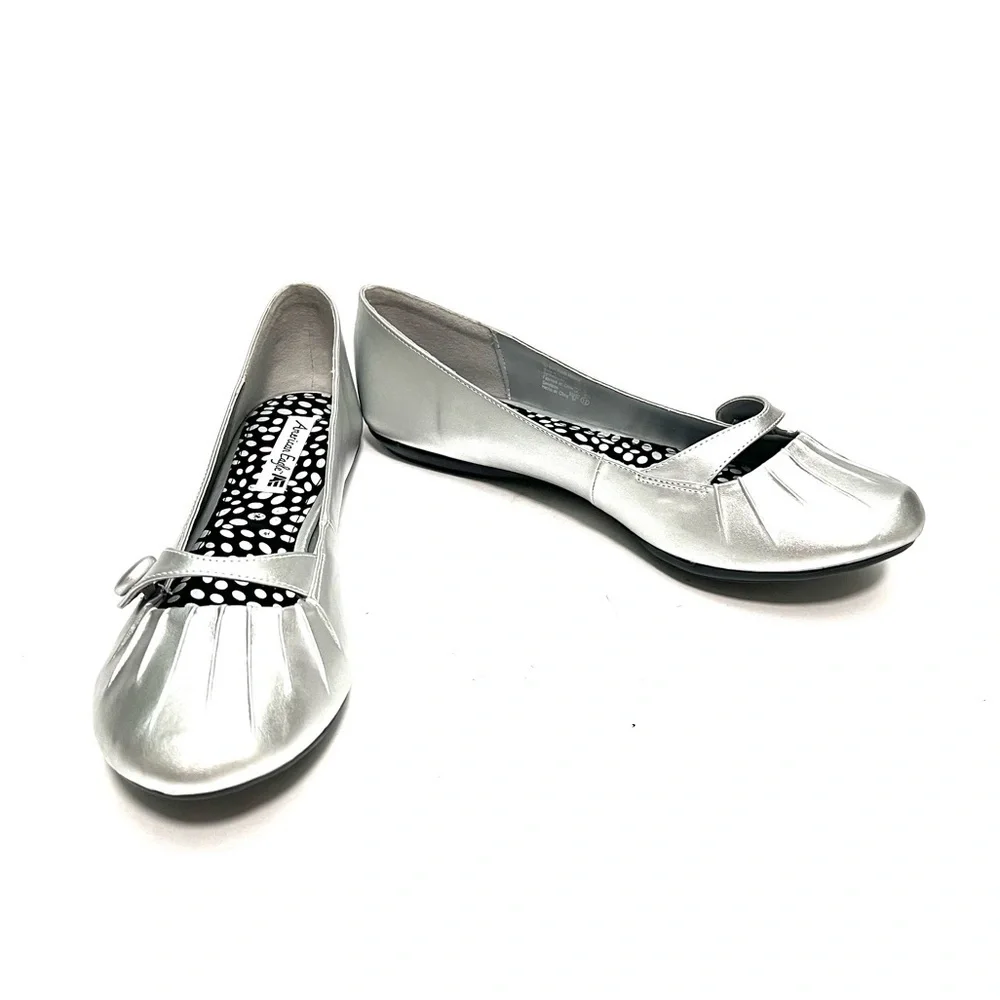 Vintage Y2K deadstock silver vegan leather Mary Jane flats